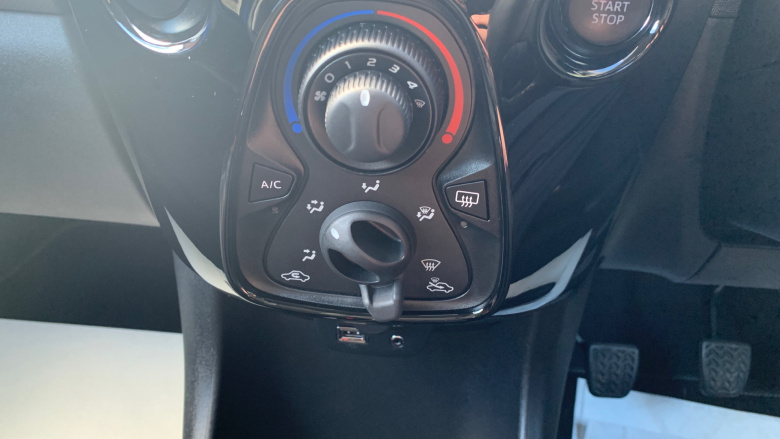 Peugeot 108 1.0 72 Allure 5dr Petrol Hatchback